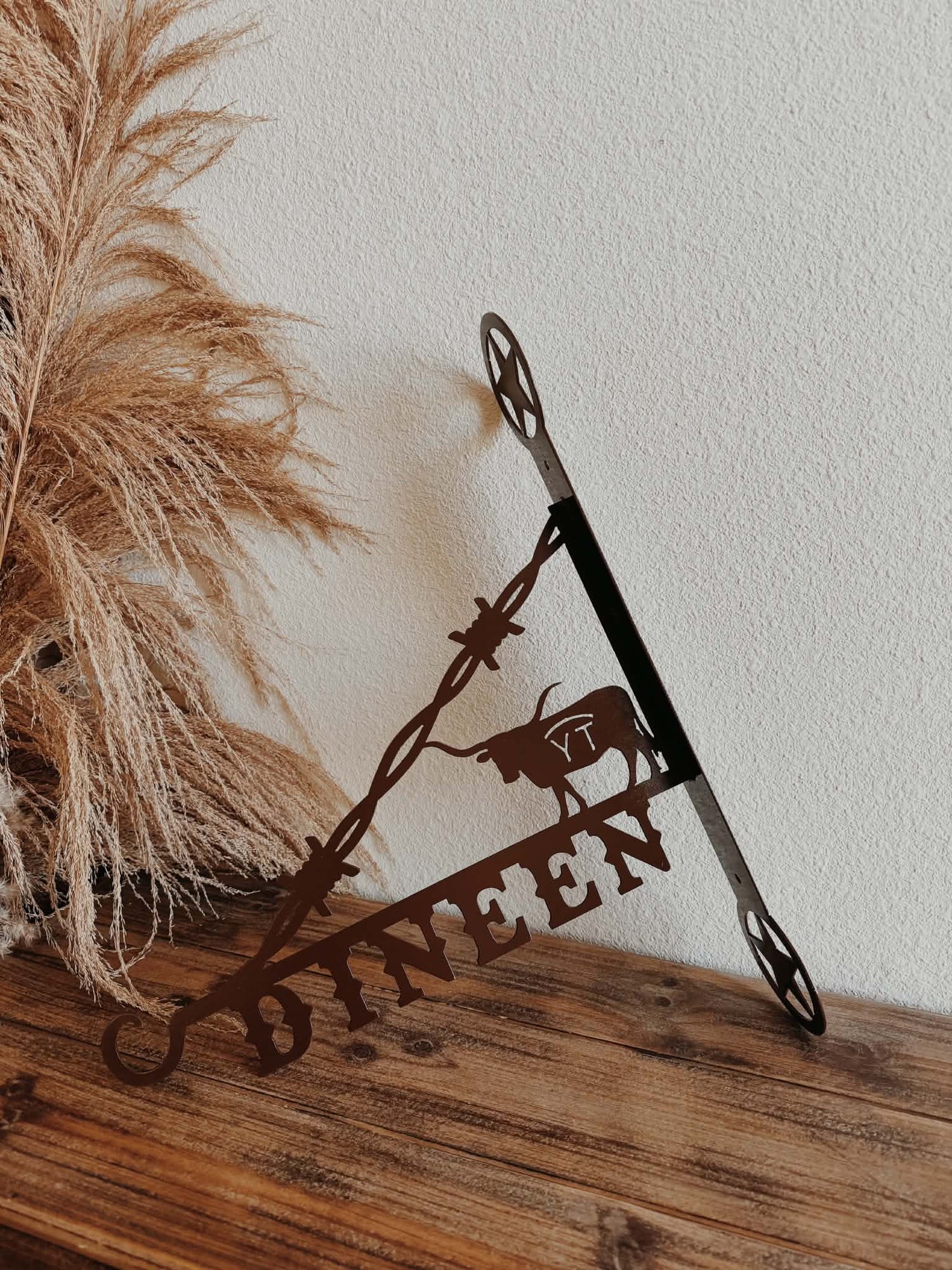 Decorative Western Flower Hanger - Custom Name &amp; Livestock Brand LONGHORN